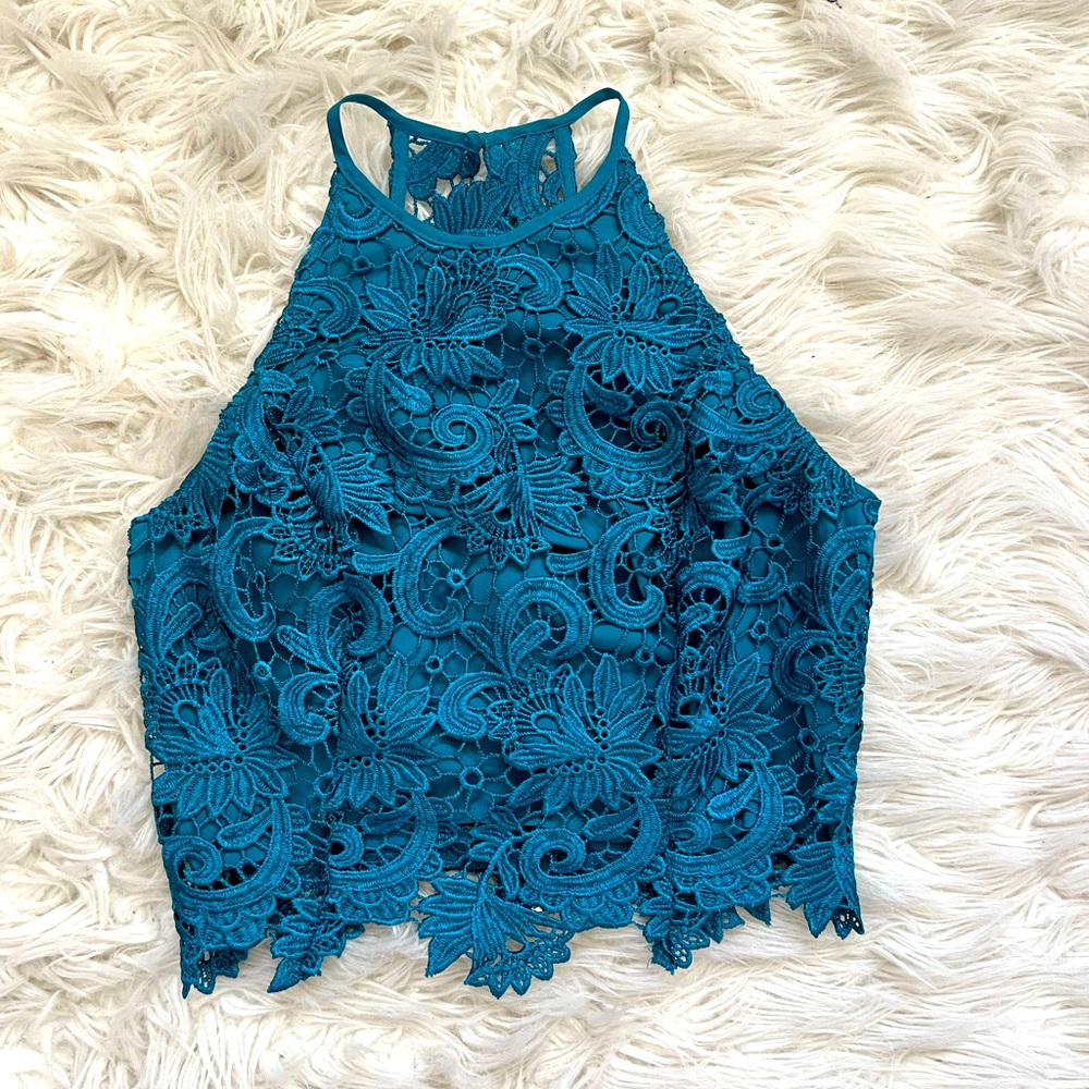 3/$20 🌸 Guess Lace Crop Blouse
